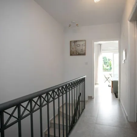 Apartment Stunning & Cosy, Direct Pool Access, 2br, With Private Patio! Serenity Townhouse