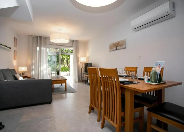 Stunning & Cosy, Direct Pool Access, 2br, With Private Patio! Serenity Townhouse Διαμέρισμα