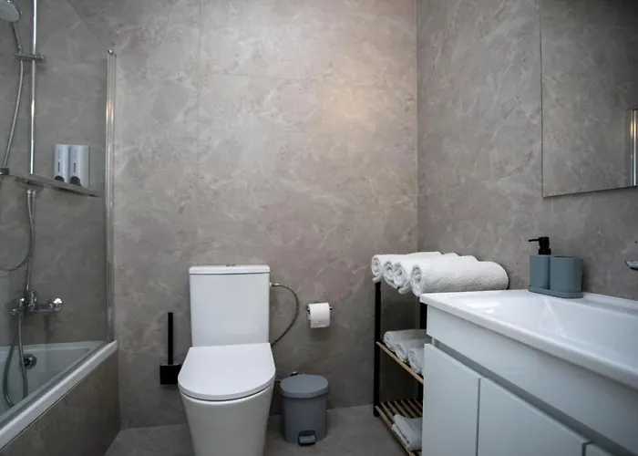 Stunning & Cosy, Direct Pool Access, 2br, With Private Patio! Serenity Townhouse