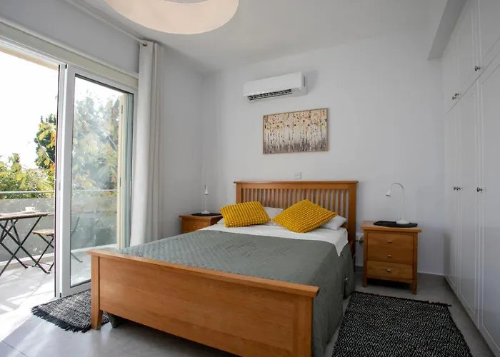 Stunning & Cosy, Direct Pool Access, 2br, With Private Patio! Serenity Townhouse Apartmán Paphos