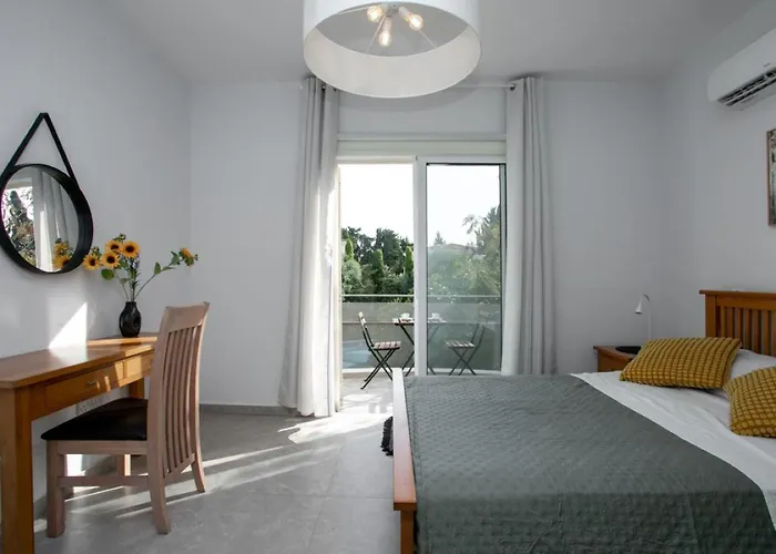 Stunning & Cosy, Direct Pool Access, 2br, With Private Patio! Serenity Townhouse *