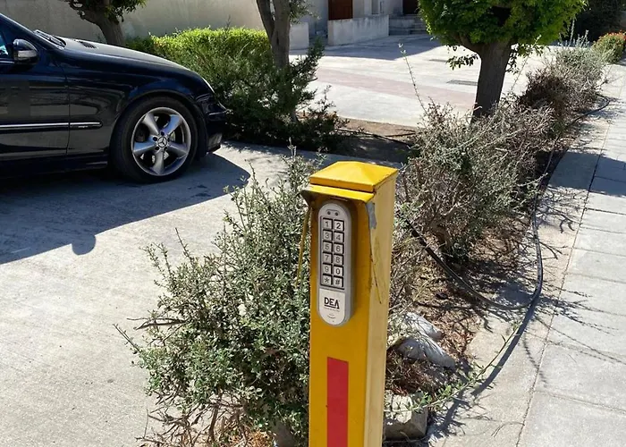 Stunning & Cosy, Direct Pool Access, 2br, With Private Patio! Serenity Townhouse Πάφος