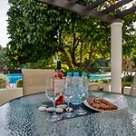 Stunning & Cosy, Direct Pool Access, 2br, With Private Patio! Serenity Townhouse 公寓